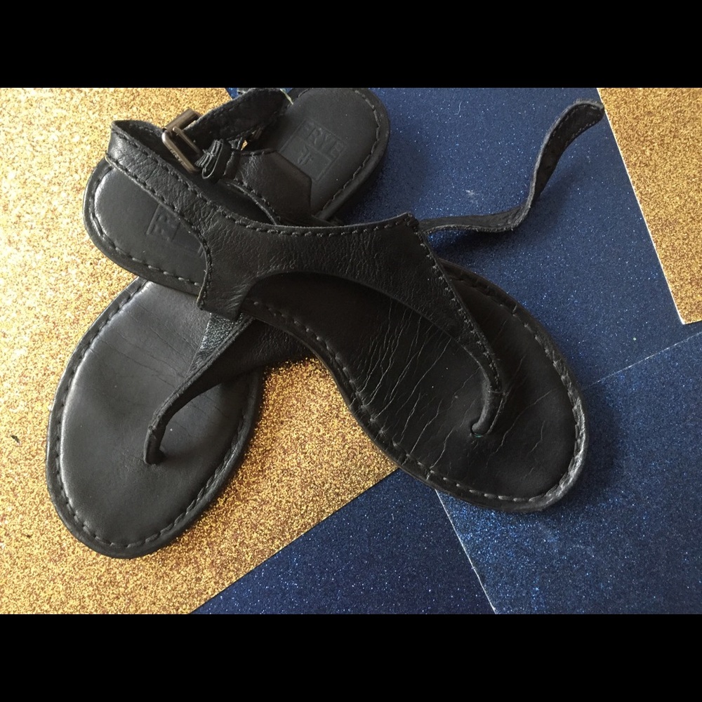 FRYE LEATHER T-STRAP CLASSY GORG BLACK Sandals RARE COMFY BOHO - Picture 1 of 6